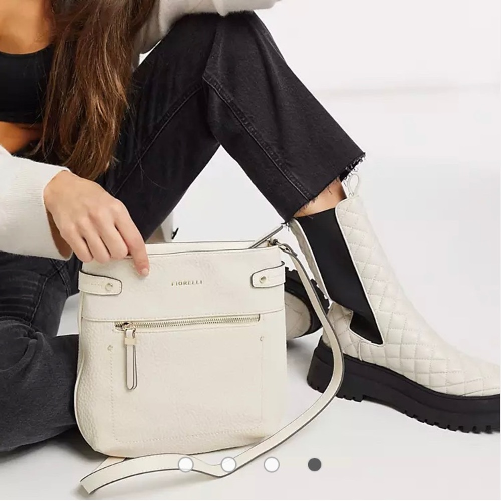 Giorgio Fiorelli ANNA Vanilla Micro Pebbled Crossbody Faux Leather Bag NWOT